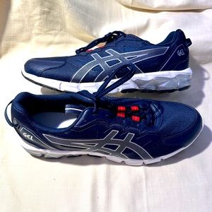 NWOT ASICS - Quantum 90 3